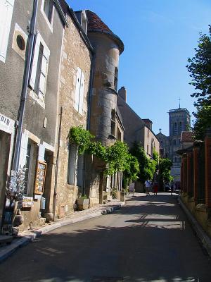 g3/83/550183/3/52957038.verslehautdelacollineVzelay.jpg