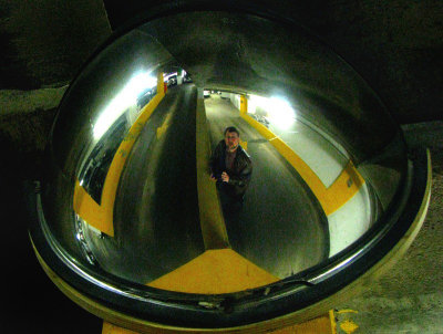 dans le miroir du parking