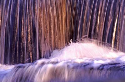 g3/83/606383/3/54772357.bm_792117_watercurtain_NapaneeRiver.jpg