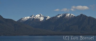 Lago Manapouri.jpg