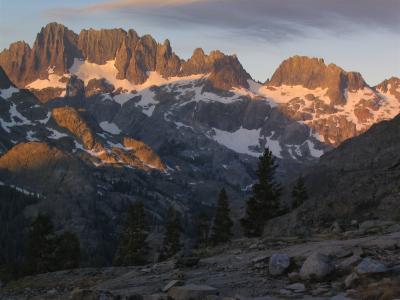 Minaret sunrise near Shadow Lake