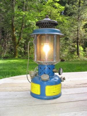 Coleman Military lantern, in blue
