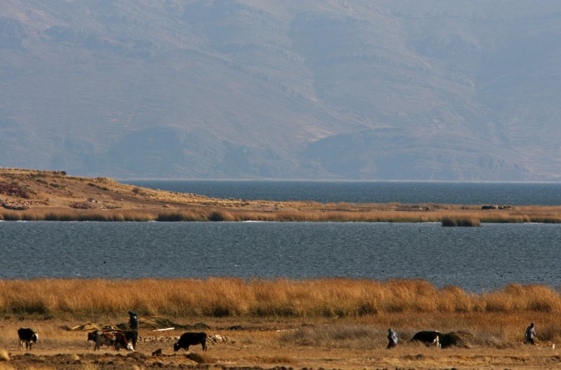 1za Lake Titicaca 090901.jpg