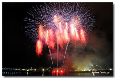 Vivocity Fireworks 039.jpg