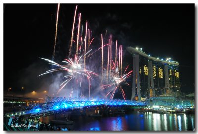 Double Helix Bridge Fireworks 38.jpg