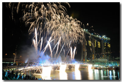 Double Helix Bridge Fireworks 23.jpg