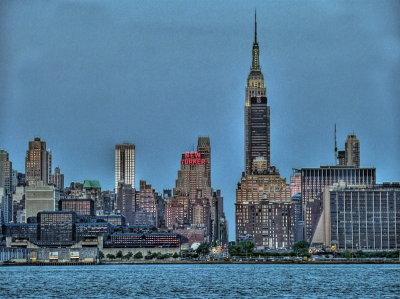 e  2  F  tone  NYC Skyline  HDR  ZR1 photmatrix then PS CS4    P1010474_5_6.jpg