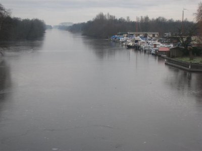 041 - Kortenhoef: het kanaal langs de provinciale weg naar Vreeland ligt er (nog) maagdelijk bij...