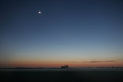 Groundfog, Venus and Moon, Westbroek, 17_april 2010