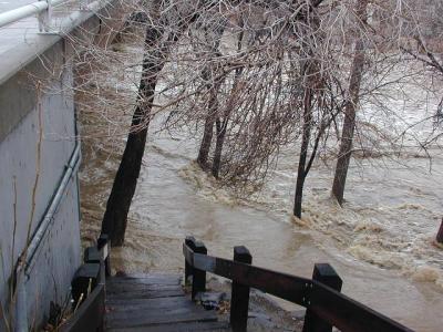 path under water, no va