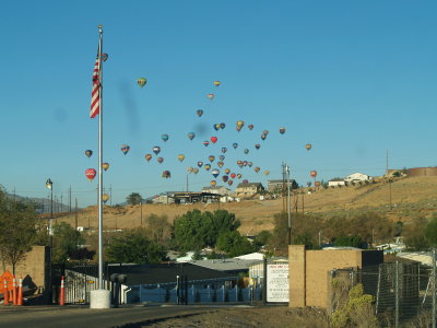 balloon race 027 gated flag