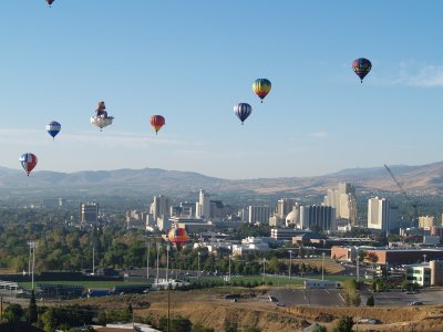 balloon race 065 over downtown