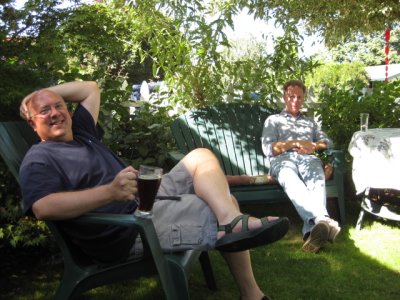 Pete and Scott kickin' it in Pete and Lauries front yard