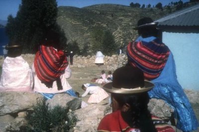 Women on Isla del Sol