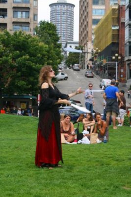 A knife juggler in Seattle