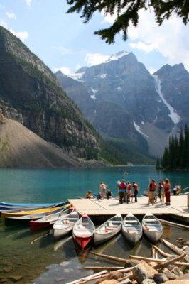 Lake Moraine in the afternoon