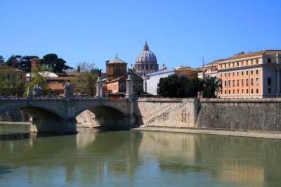 St Peters and Tiber river