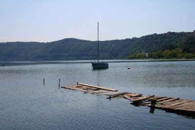 2099 boat lago albano.jpg