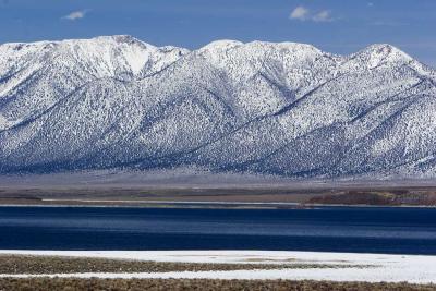 Crowley Lake in the Sierras, cold and lots of snow