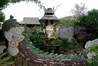 g3/84/539484/3/56980154.DaLatLinhPhuocPagoda_03.jpg