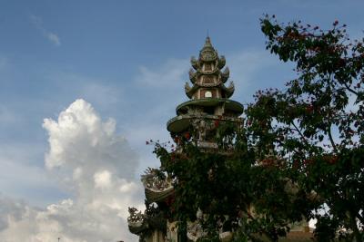  Lạt-Linh Phuoc Pagoda