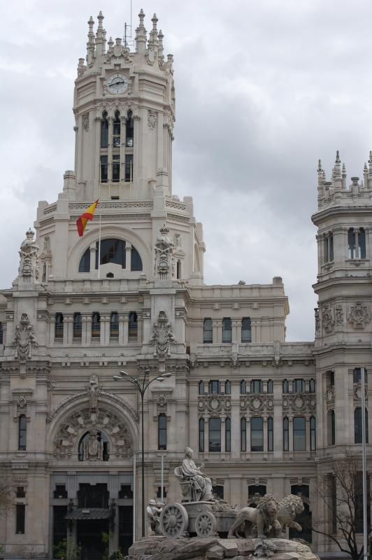 La Plaza Cibeles y La Museo Naval y Palacio de Comunicaciones