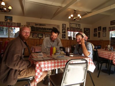 P7163214 Hikers eat at the cafe one last time.JPG