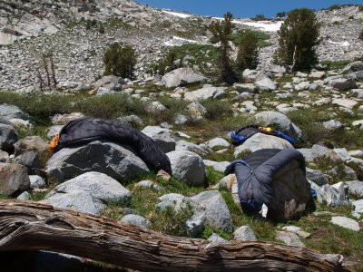 P7193424 drying out sleeping bags in the sun.JPG