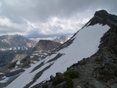 P7052287 Looking North into Rae Lakes basin from Glen pass.jpg