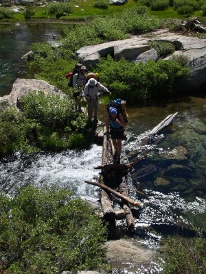 P7062344 Hikers crossing South fork Woods Creek.JPG