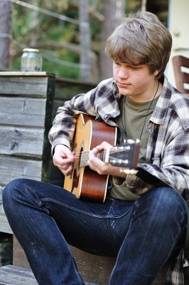 David playing guitar III - DSC_8155.jpg