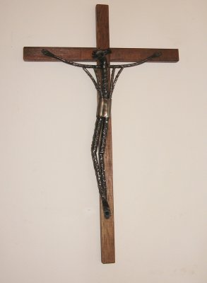 wall crucifix 009