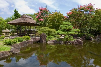  Nishi-Oyashiki-Ato Garden (Himeji Castle)