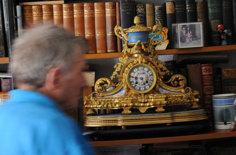 May 29, Ethels House & Antigue Clock