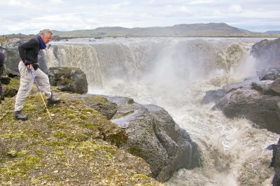 Foss austan  Hntu - Waterfall east of Hnuta