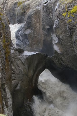 Steinbogi austan Hntu - Rock arch east of Hnuta