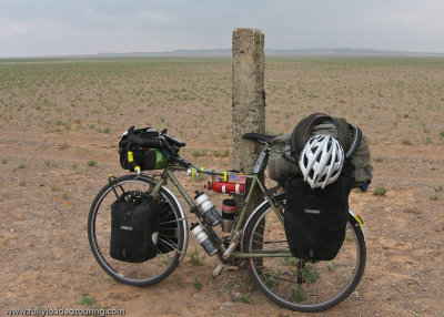267  David - Touring Mongolia - Trek 520 touring bike