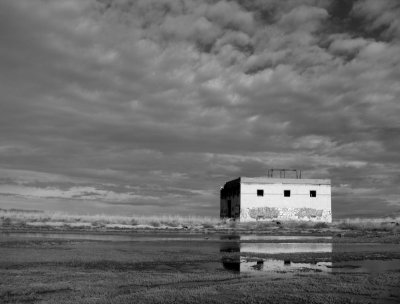 Great Salt Lake - Abandoned Building 2.JPG