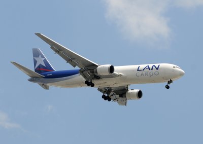 LAN Cargo Boeing 767-300 ( CC-CZZ )
