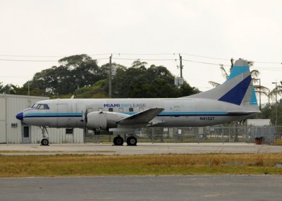 Miami Air Lease Convair 440 ( N41527 )