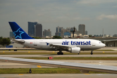 Air Transat Airbus A-310 ( C-GTSK )