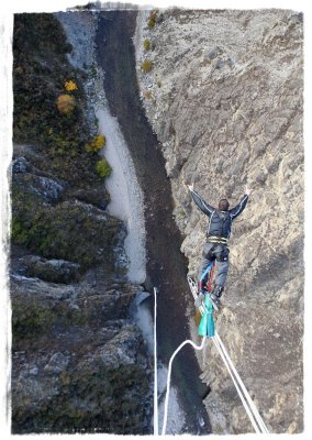 134 Meter Bungee Jump! Nevis High-wire outside Queenstown!
