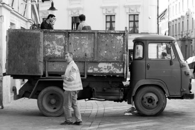 il camion [the truck]