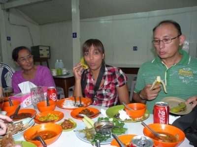 hi mom, we're having fun in Mandalay