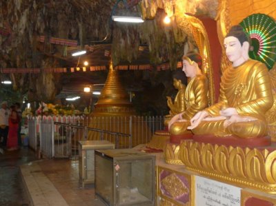 .....many statues.....