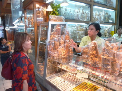 hmmm, sandalwood sculptures
