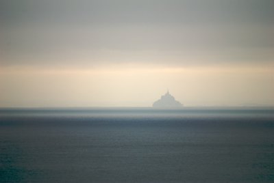 Au fond le Mont Saint-Michel