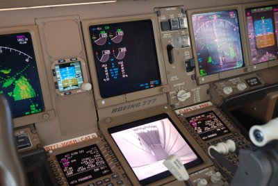 Cockpit du 777