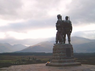 Scotland: monument to British solders.JPG