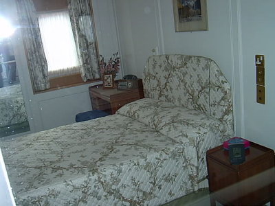 Charles' & Di's wedding bed.JPG